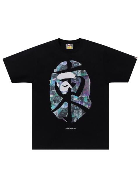 A BATHING APE® BAPE 네온 도쿄 티 '블랙 이름 *