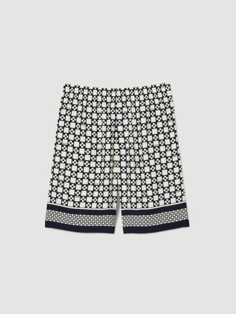 SQUARE CROSS PATTERNED BERMUDA SHORTS