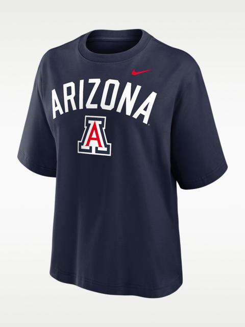 Nike Arizona Arch Over Logo Boxy Women's Nike College T-Shirt