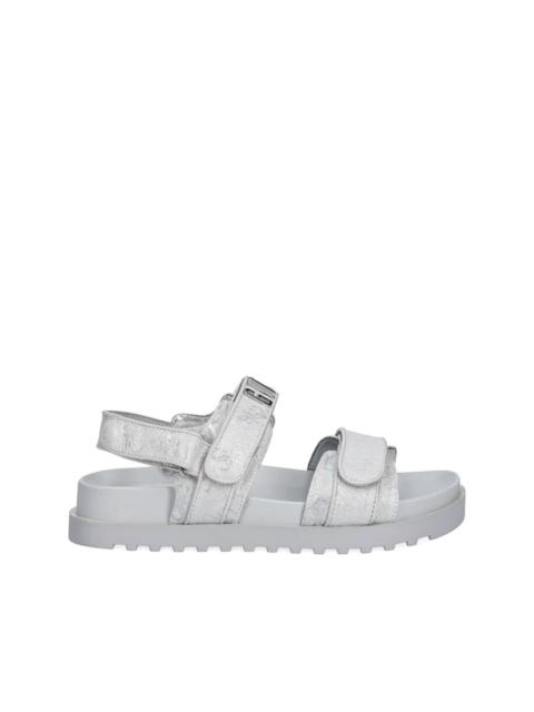 GUESS USA Fadison metallic-effect sandals
