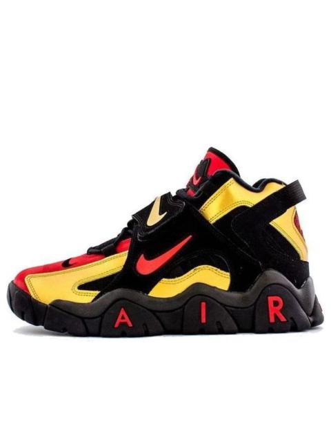 Nike Nike Air Barrage 미드 메탈릭 골드 CT1573-700