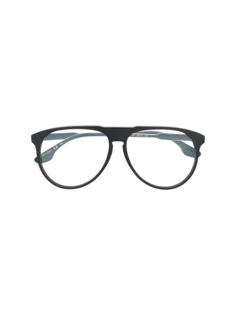 Victoria Beckham oversized glasses