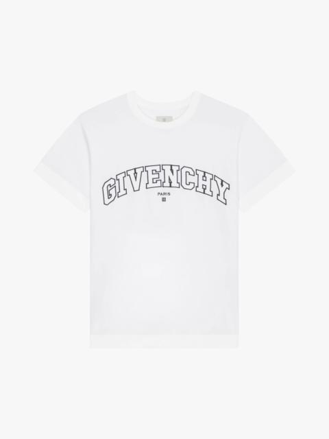 Givenchy 단추에 있는 GIVENCHY 대학 T-SHIRT
