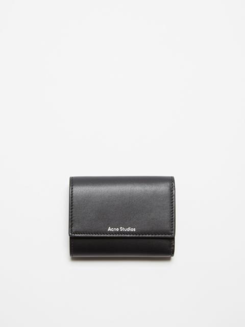 Trifold leather wallet - Black