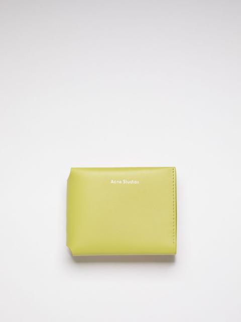 Acne Studios Folded card holder - Apple green