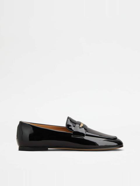Tod's LOAFERS IN PATENT LEATHER - BLACK