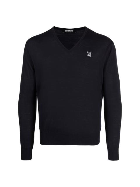 embroidered-logo merino wool jumper