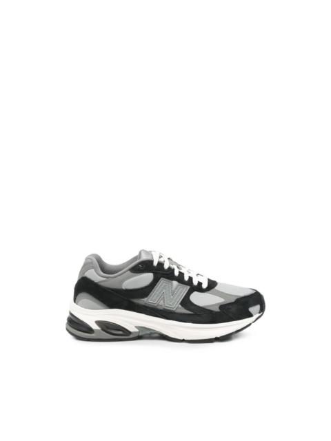 New Balance panelled mesh sneakers