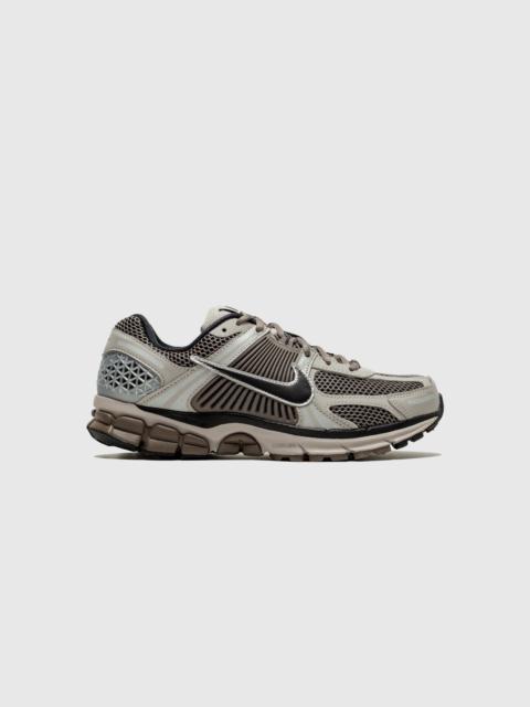 Nike ZOOM VOMERO 5 "CAVE STONE"