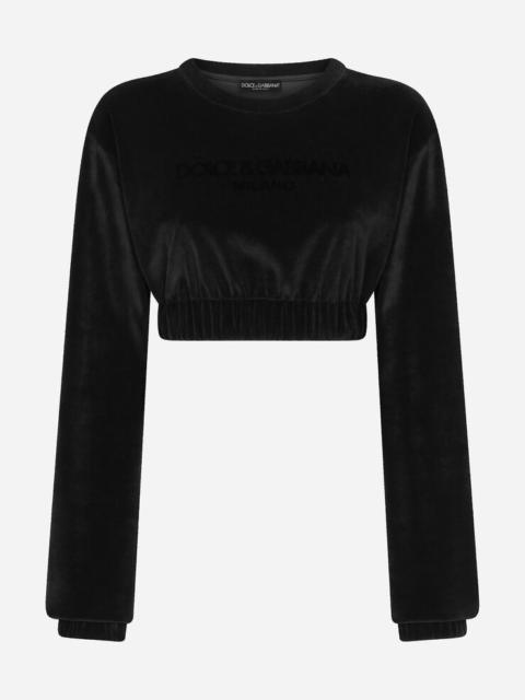 Cropped chenille sweatshirt with carpet-stitch embroidery
