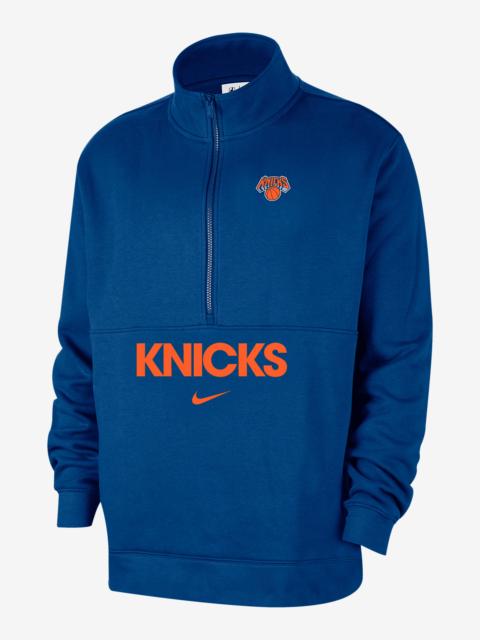 New York Knicks Club Courtside Men's Nike NBA 1/2-Zip Top