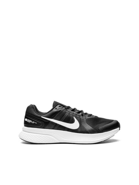 Run Swift 2 low-top sneakers