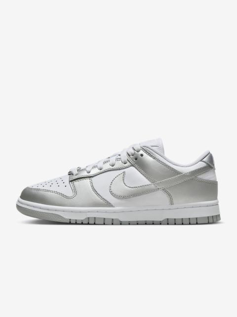 Nike 펑크 저 "Metallic Silver"스니커머스