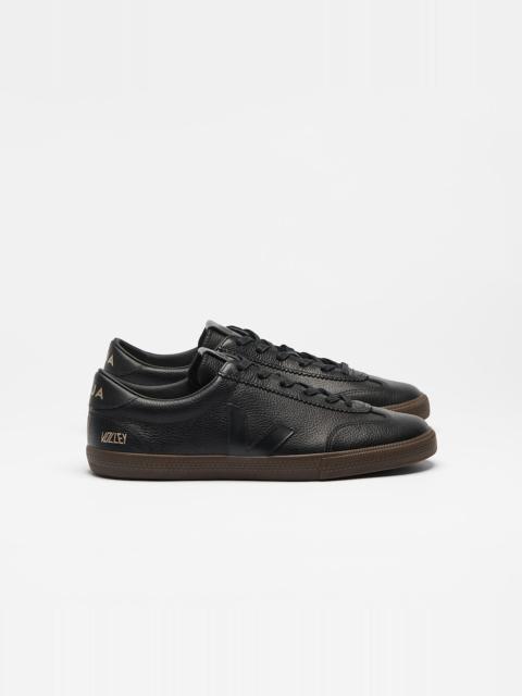 VEJA VOLLEY SIGNATURE GRAINED OILED LEATHER BLACK EAGLE