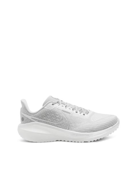 Nike Vomero 17 low-top sneakers