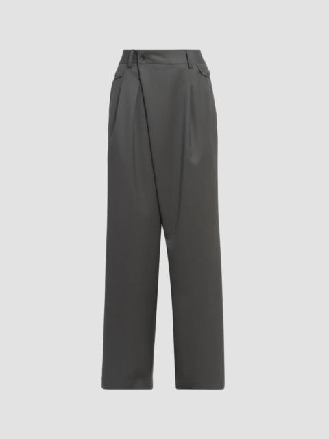 ISSEY MIYAKE Women's Lustrous Wool Pants - Gray