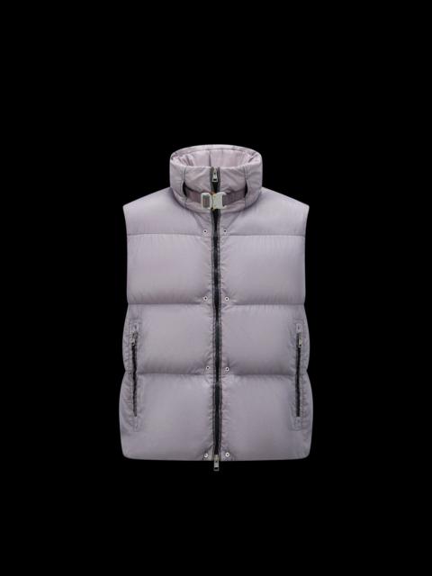 Islote Down Vest