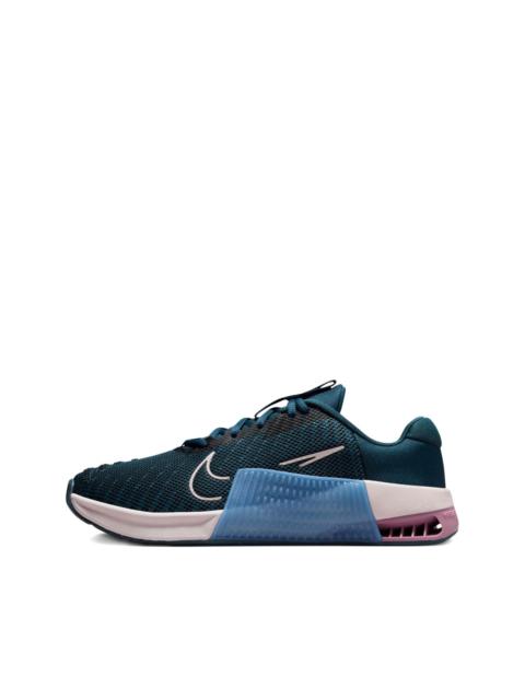 Nike Metcon 9 logo sneakers