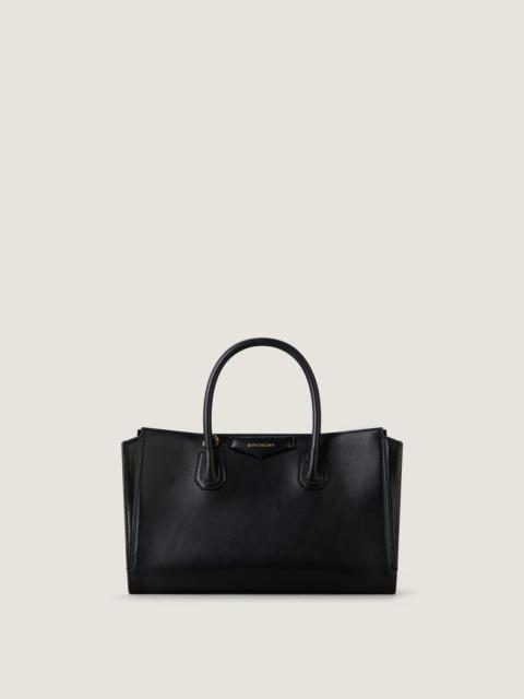 Givenchy SMALL ANTIGONA CATCHALL BAG IN SHINY GRAINED LEATHER