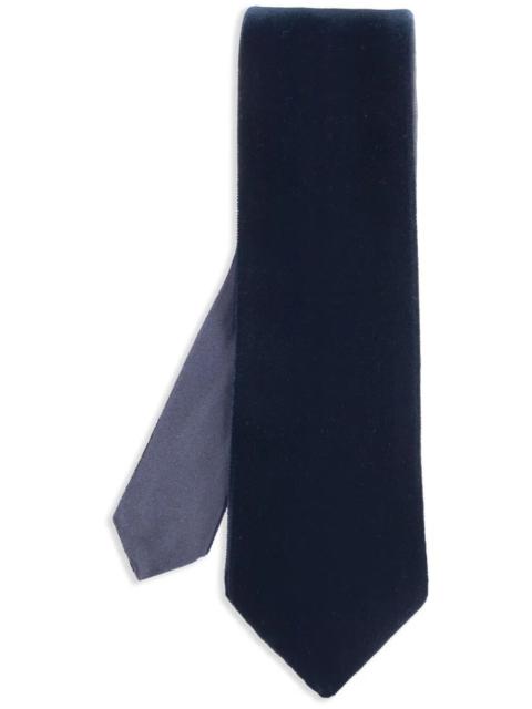 GIORGIO ARMANI Introducing the WOVEN JACQUARD TIE by GIORGIO ARMANI, a stunning accessory that elevates any formal 