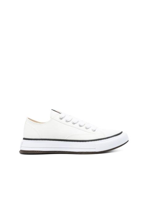 Yucca pointed-toe sneakers