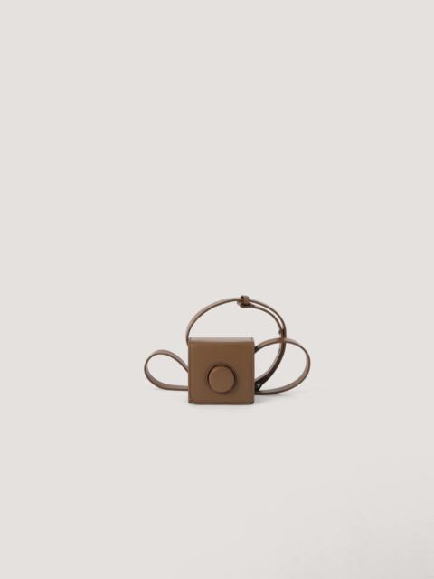 Lemaire MINI CAMERA BAG
VEGETABLE-TANNED LEATHER