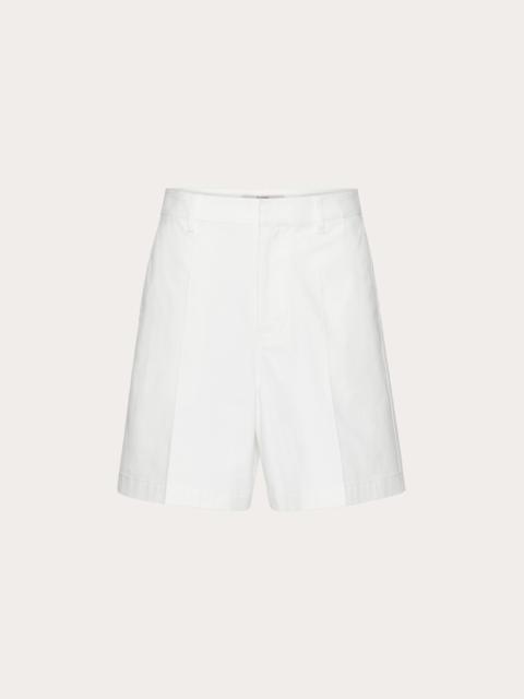 STRETCH COTTON CANVAS BERMUDA SHORTS WITH RUBBERIZED V DETAIL