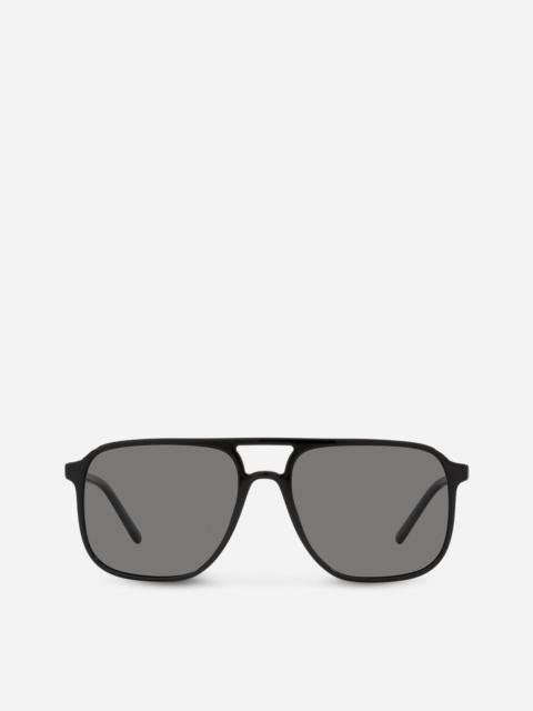 Thin profile sunglasses