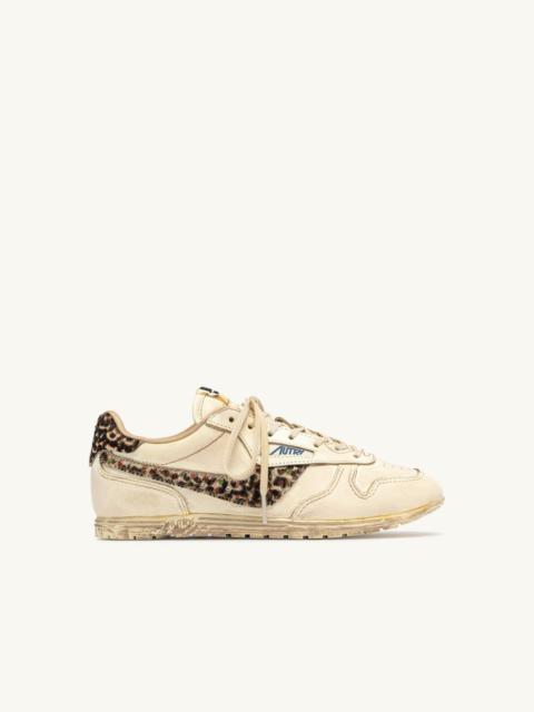 AUTRY WINDSPIN SUPER VINTAGE SNEAKERS IN MARSHMALLOW AND LEOPARD LEATHER