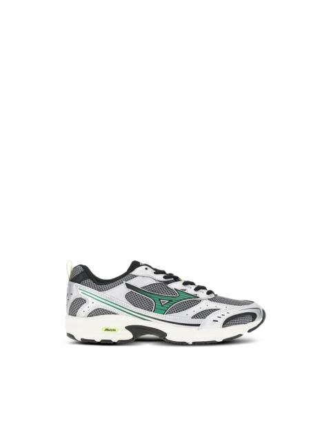 Mizuno MXR logo detail sneakers