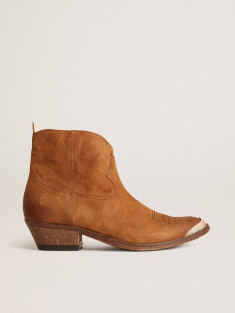 Young ankle boots in cognac-colored suede