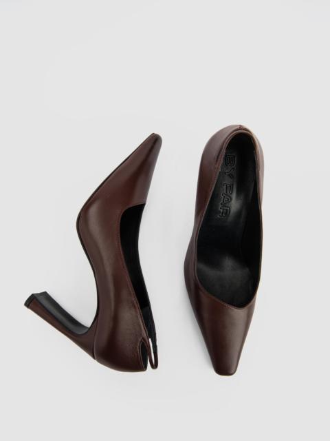 BY FAR Diva Leather Pump