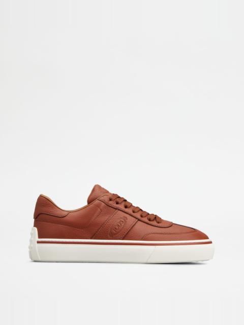 SNEAKERS IN LEATHER - BROWN