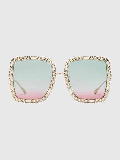 Rectangular sunglasses with chain