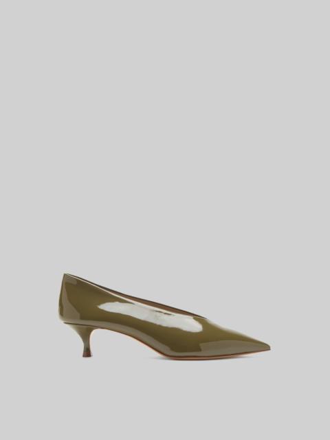 LE MONDE BÉRYL Le Monde Beryl Babouche Kitten Heels Vernice Leather - Khaki