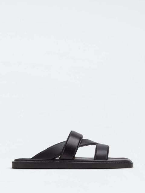 Bottega Veneta band