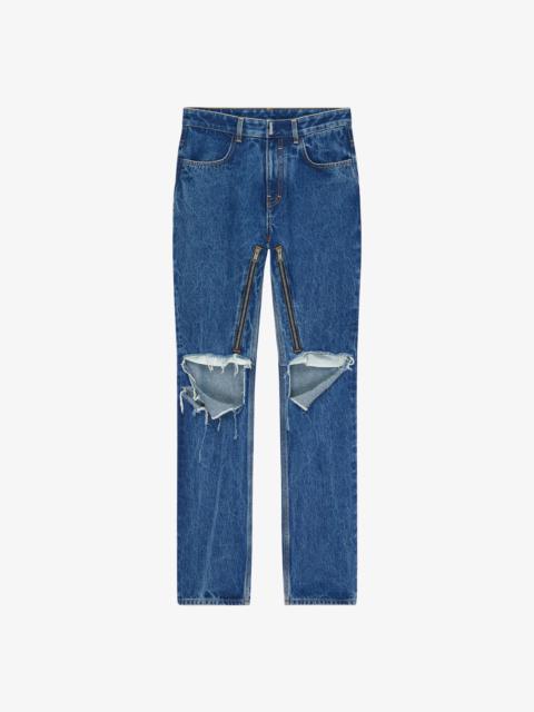 STRAIGHT FIT JEANS IN DESTROYED DENIM