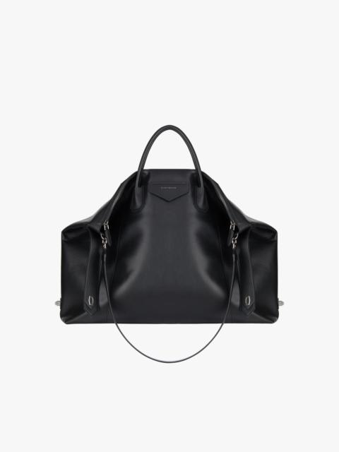 Givenchy XL ANTIGONA SOFT BAG IN SMOOTH LEATHER
