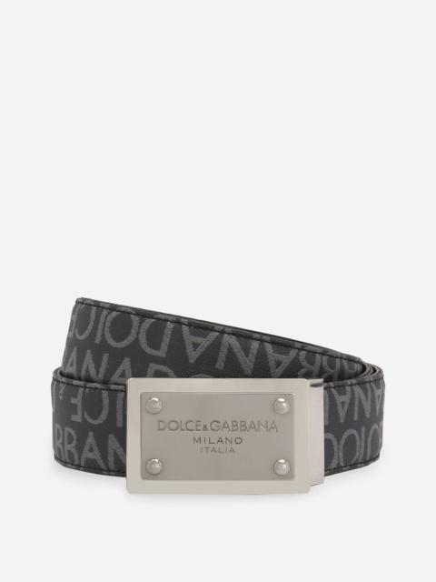 Coated jacquard belt with logo tag