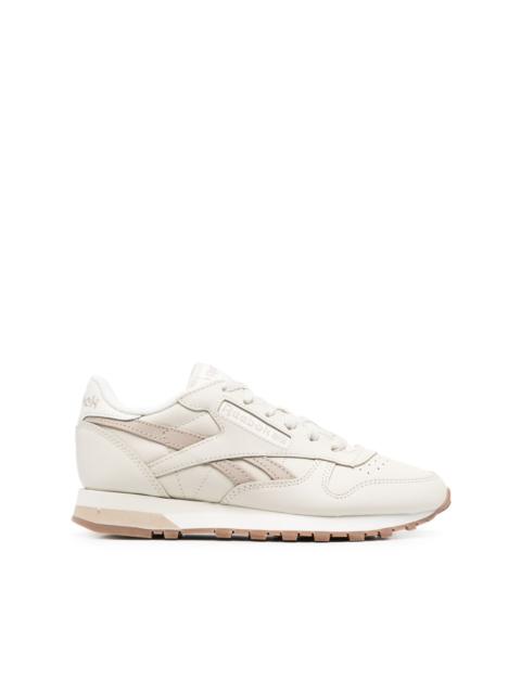 Reebok logo-patch low-top sneakers