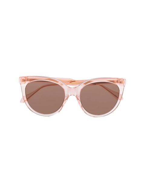 GUCCI tinted cat-eye sunglasses
