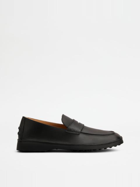 Tod's LOAFERS IN LEATHER - BLACK