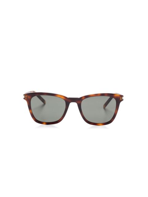 tortoiseshell-effect sunglasses