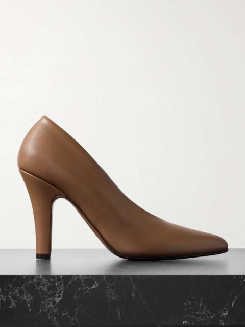 The Row Prudens leather pumps Tan