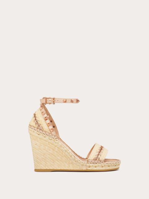 ROCKSTUD DOUBLE RAFFIA WEDGE SANDAL WITH TONE-ON-TONE STUDS 105MM