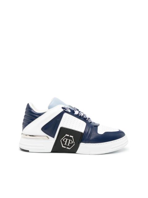 logo-patch low-top sneakers