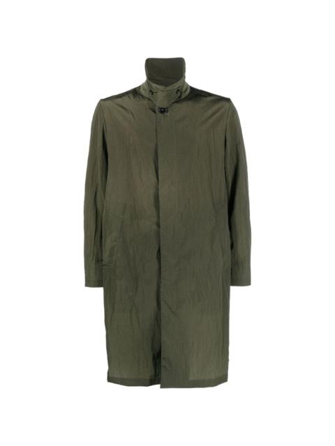 pointed-collar single-breasted coat