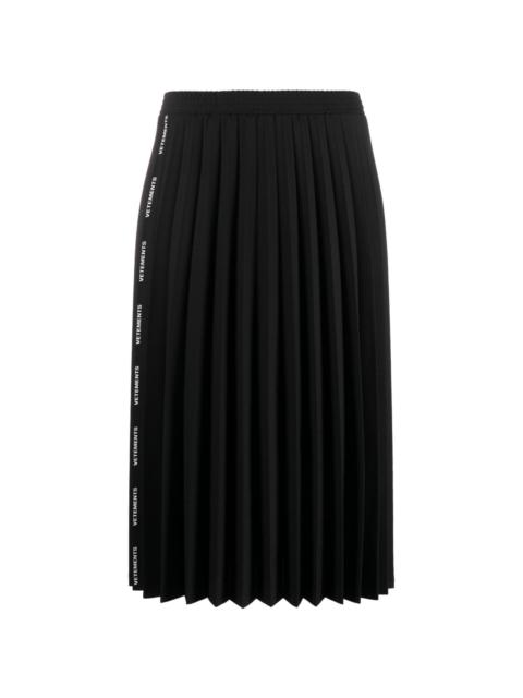 logo-band pleated skirt