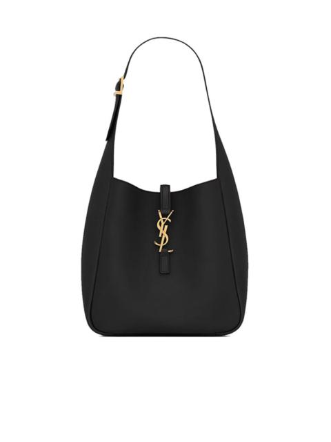 Le 5 À 7 Supple Small in Grained Leather