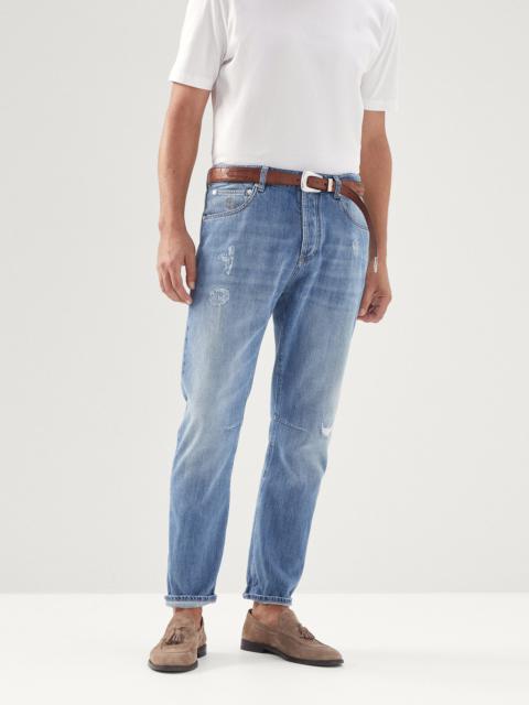 Lightweight denim leisure fit five-pocket trousers with rips